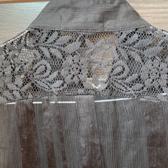 Bebe lace blouse - Picture 5 of 6